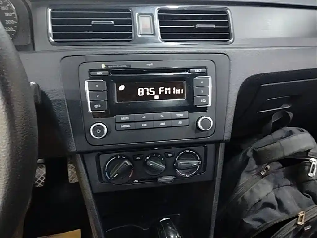Volkswagen Santana 2015 1.6L Automatic Trend Edition фото 13