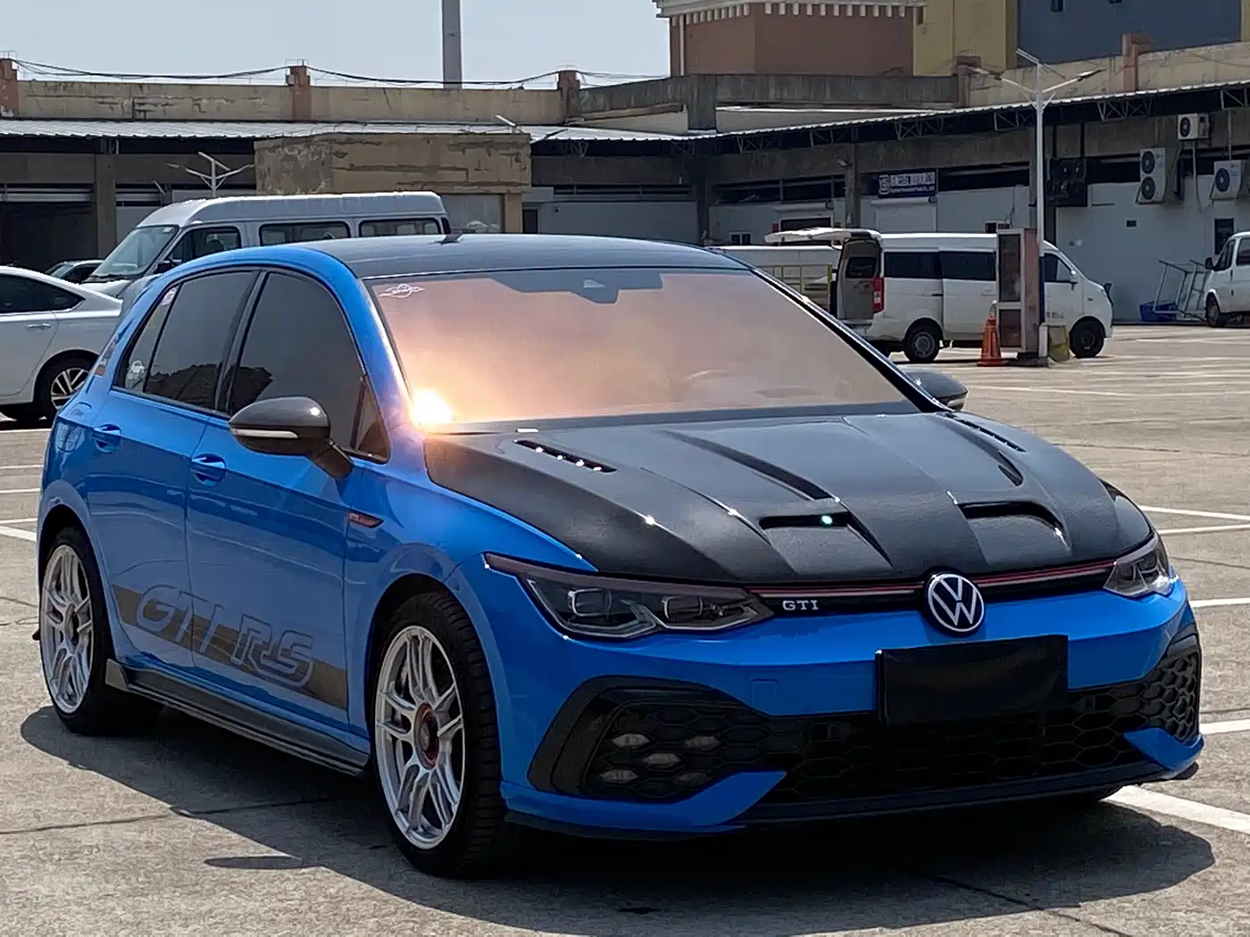 Volkswagen Golf GTI 2021 Facelift 380TSI DSG GTI фото 3