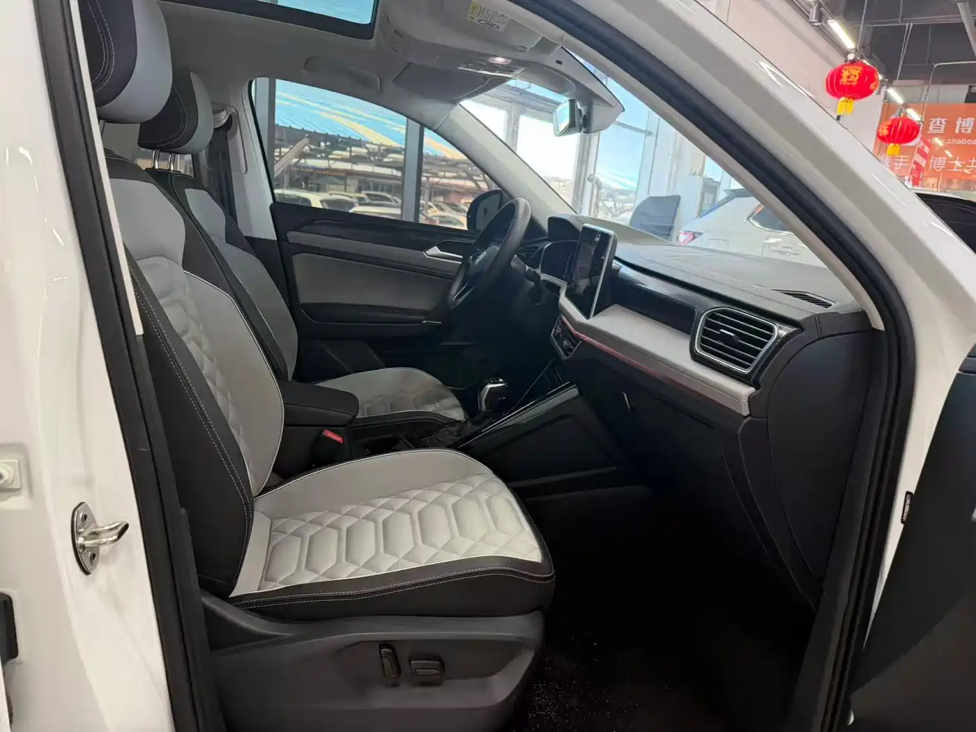 Volkswagen Tayron 2023 280TSI 2WD Luxury Plus Advanced Edition фото 16
