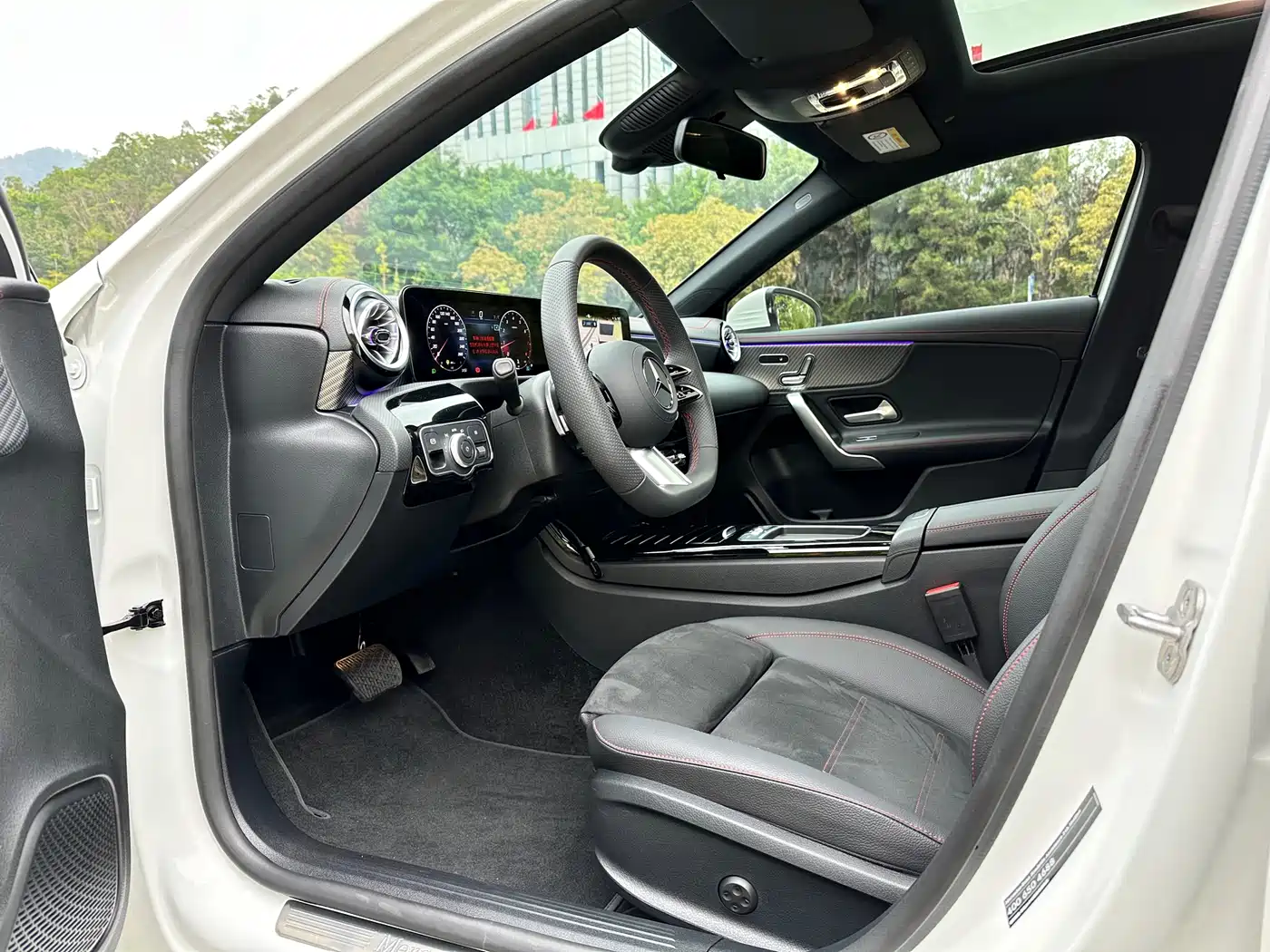 Mercedes-Benz A-Class 2025 A 200 L Fashion Edition фото 4