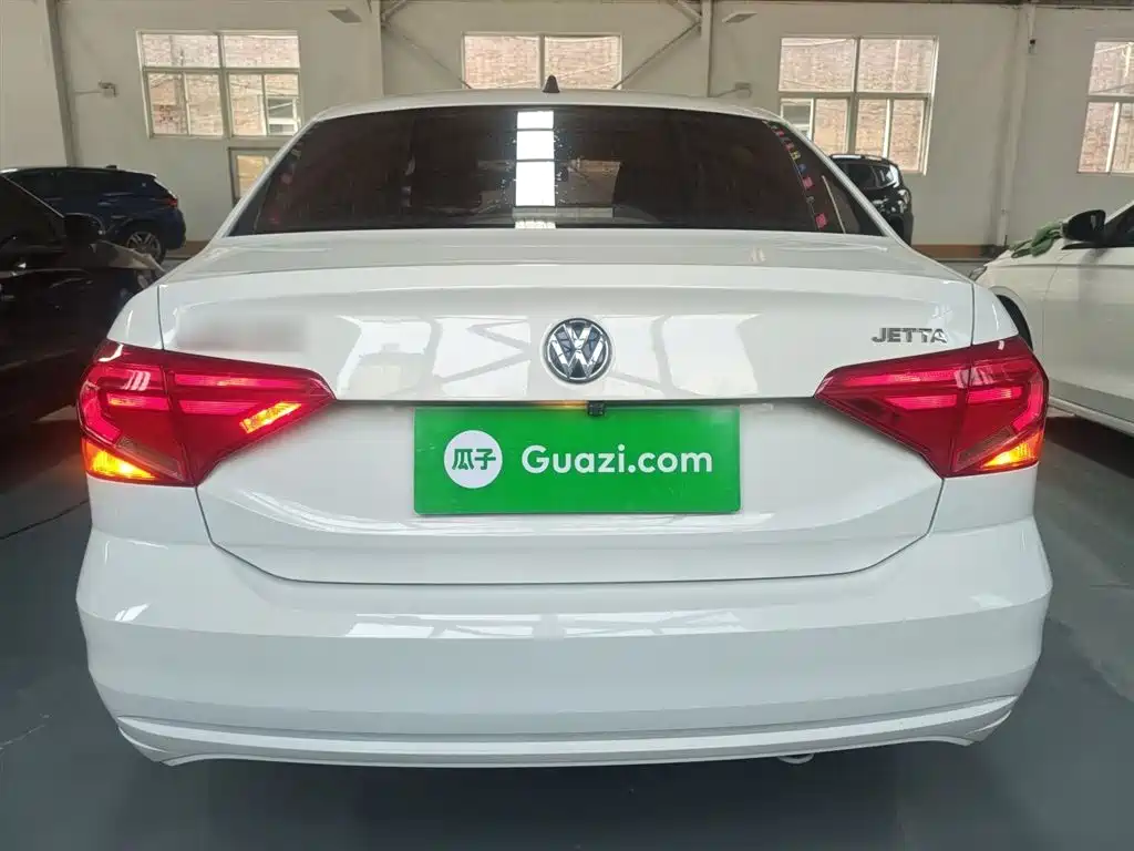 Volkswagen Jetta 2017 1.4L Manual Fashion фото 6