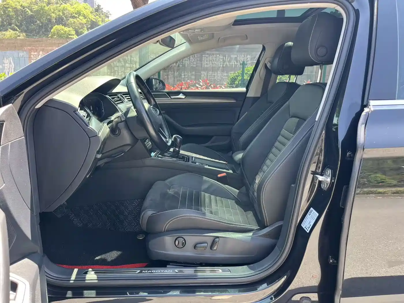 Volkswagen Magotan 2020 330TSI DSG Luxury фото 4