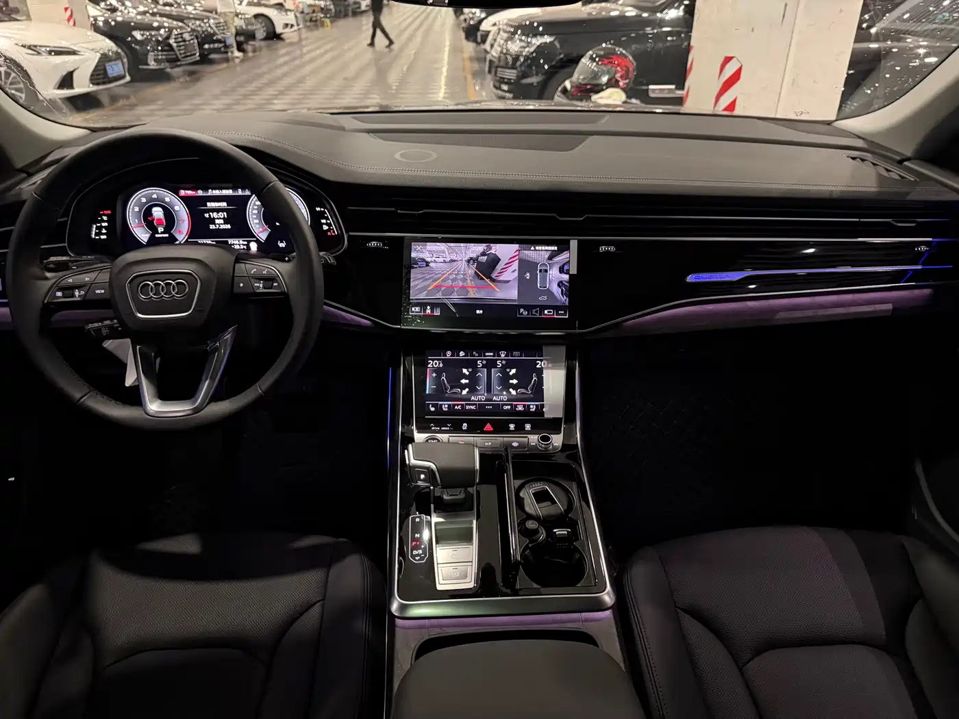 Audi Q8 2024 2023 55 TFSI Luxury Sport