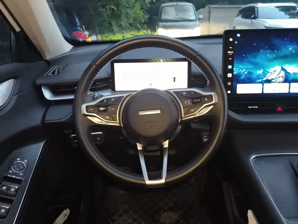 Photo 6 - Haval H6