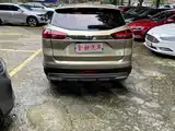 Фото 5 - Geely Atlas