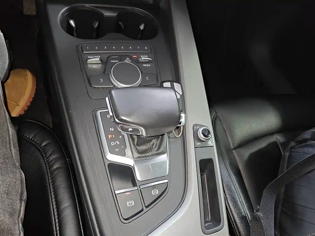 Audi A4L 2018 30th Anniversary 30 TFSI Progressive фото 14