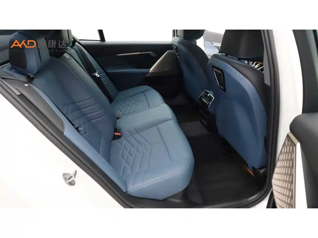 BMW 5 Series 2024 530Li Premium M Sport Package фото 8