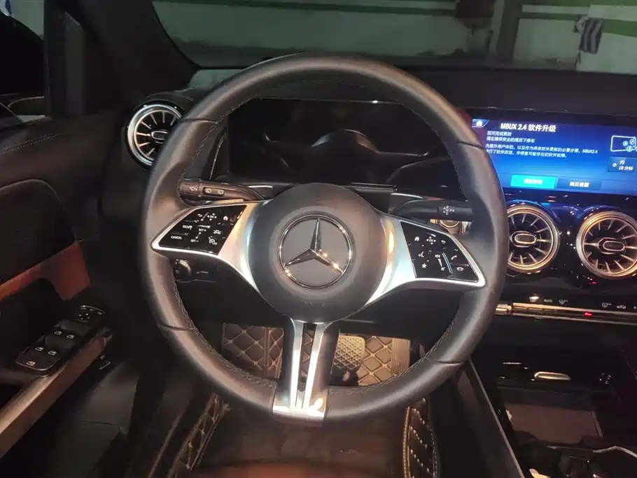 Mercedes-Benz GLB 2024 Facelift GLB 220 Dynamic фото 15