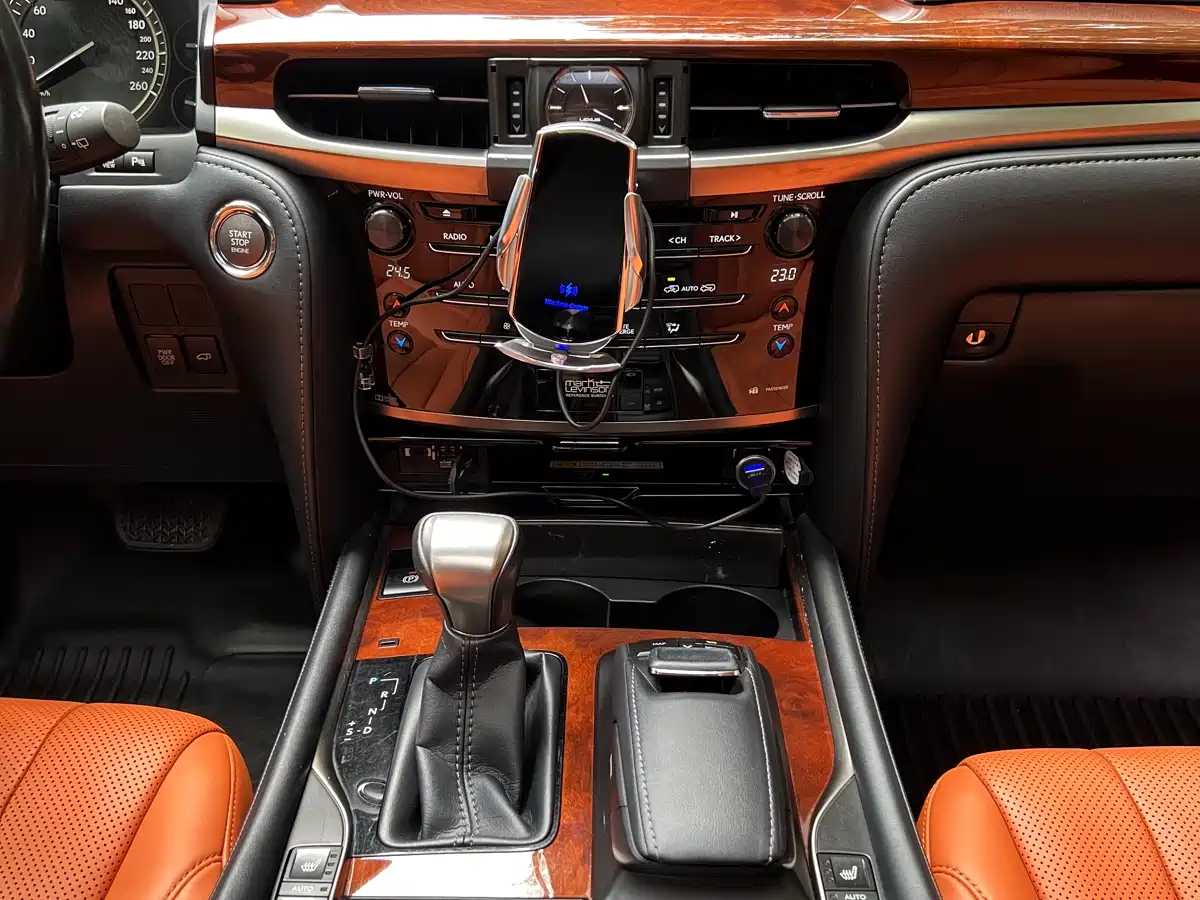 Lexus LX 2017 570 Dynamic Luxury фото 8