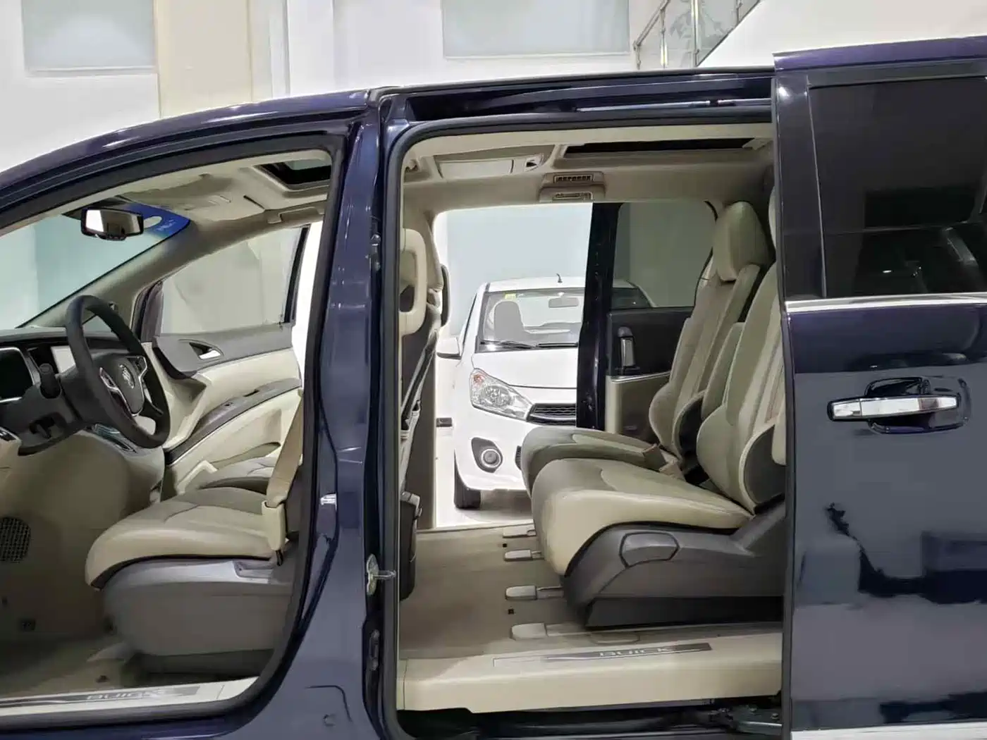 Buick GL8 2011 3.0L GT Luxury Business Elegance Edition фото 7