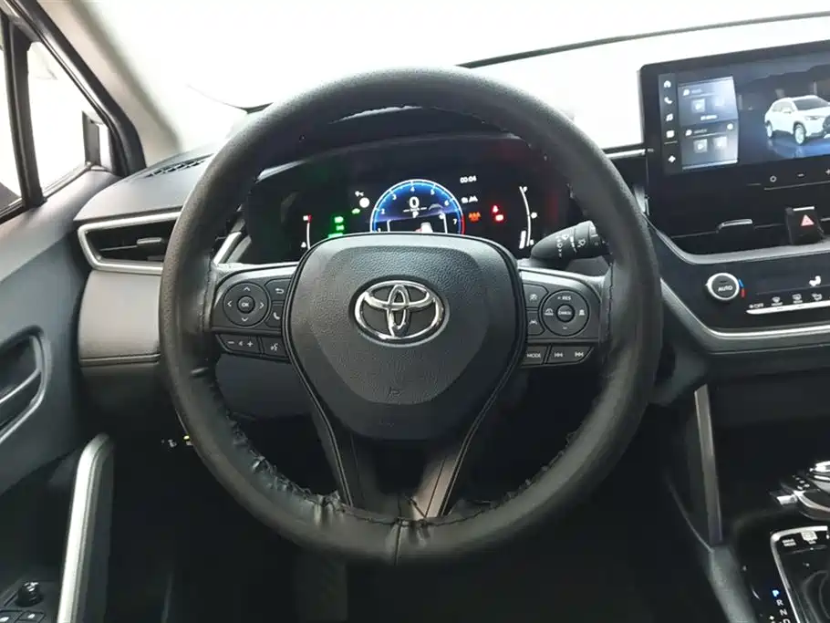 Toyota Corolla Cross 2023 Hybrid 2.0L Pioneer Edition фото 15