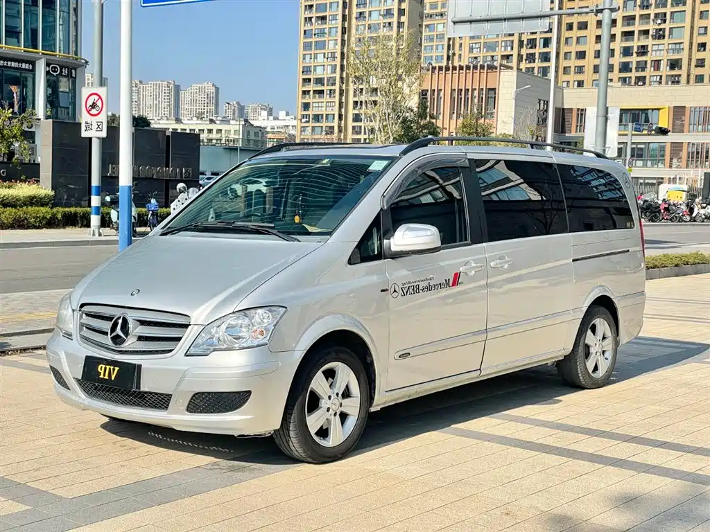 Mercedes-Benz Viano 2011 2.5L Prestige Edition фото 2