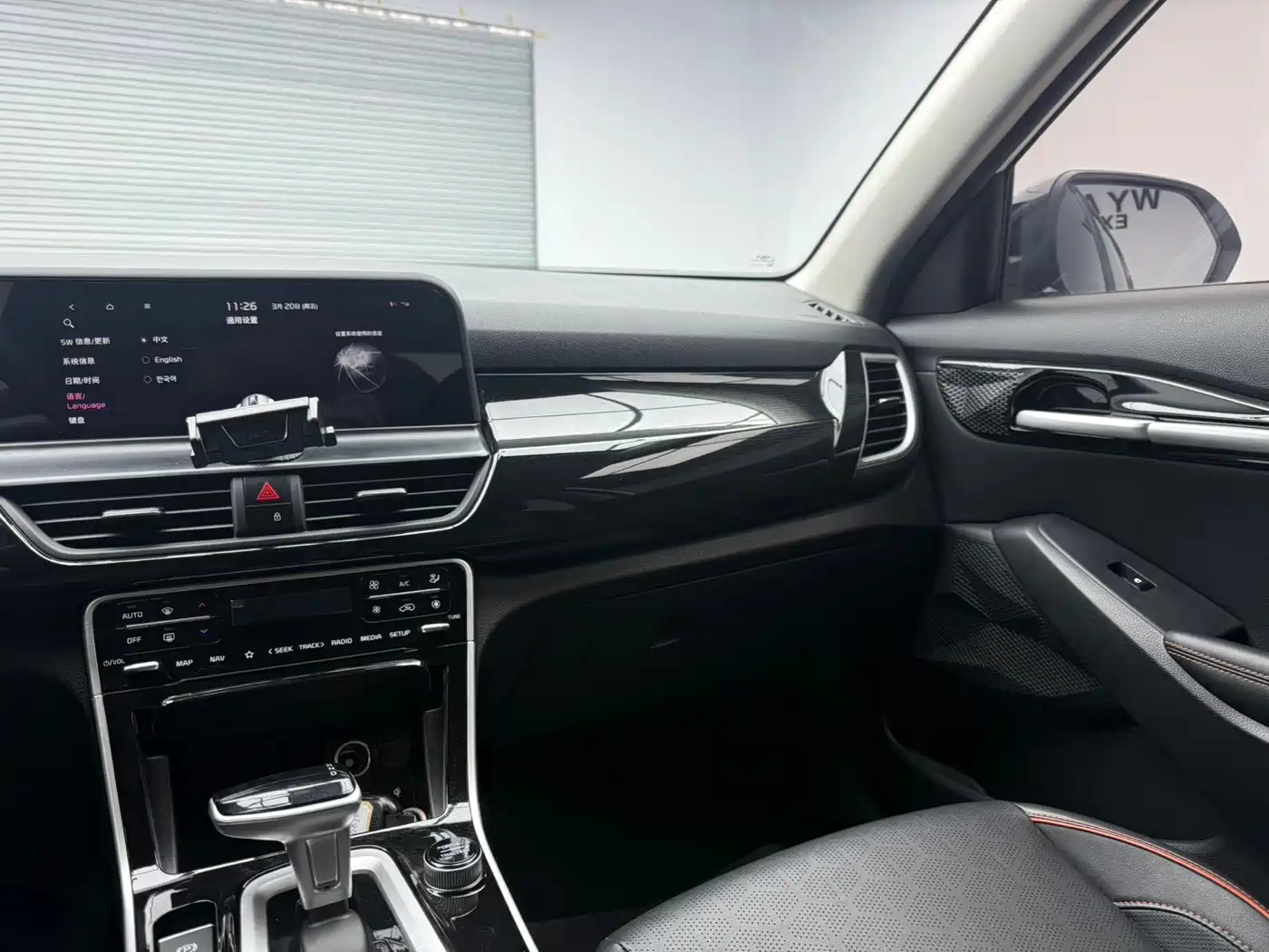 Kia Seltos 2023 1.5L CVT Premium Edition фото 17