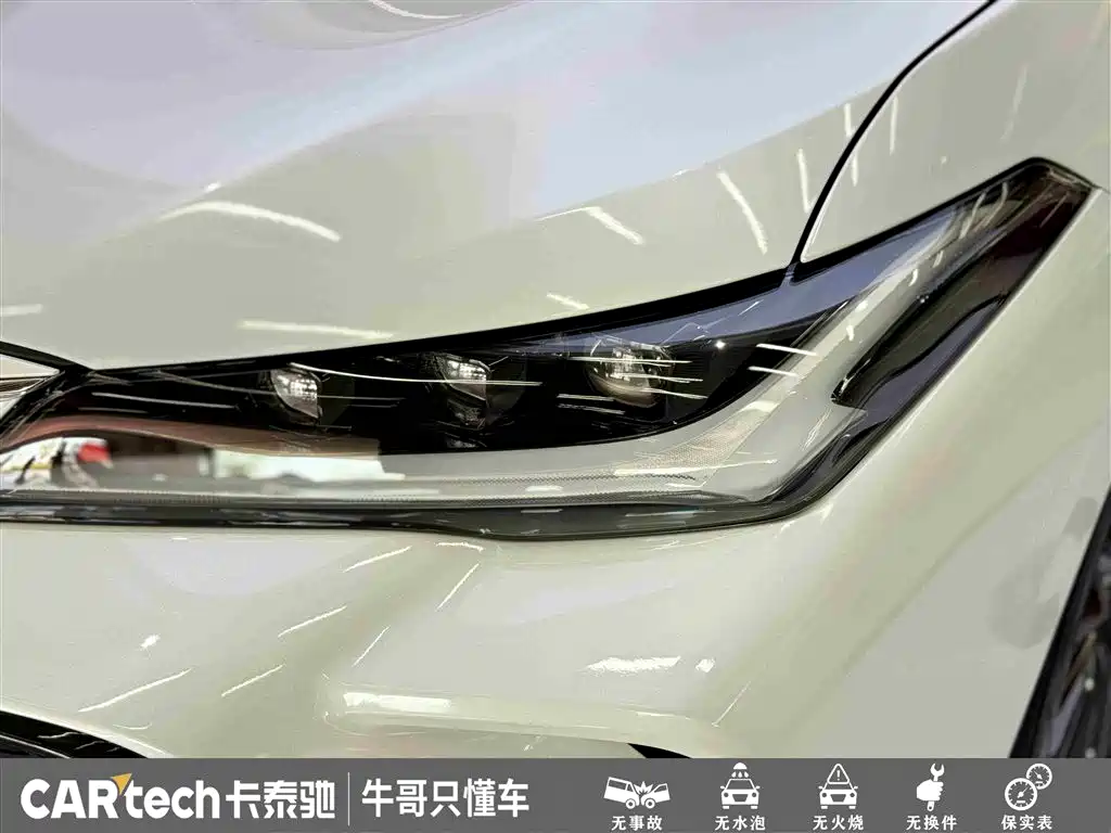 Toyota Avalon 2022 2.0L XLE Premium фото 11