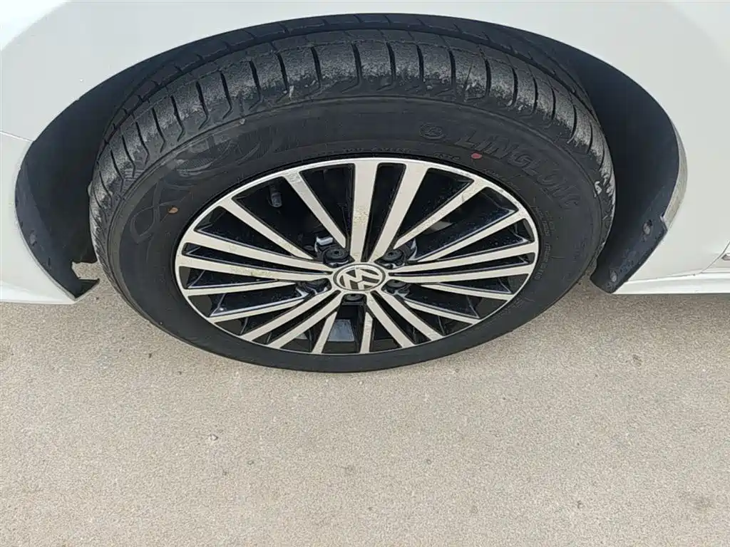 Volkswagen Sagitar 2017 230TSI Automatic Luxury фото 23