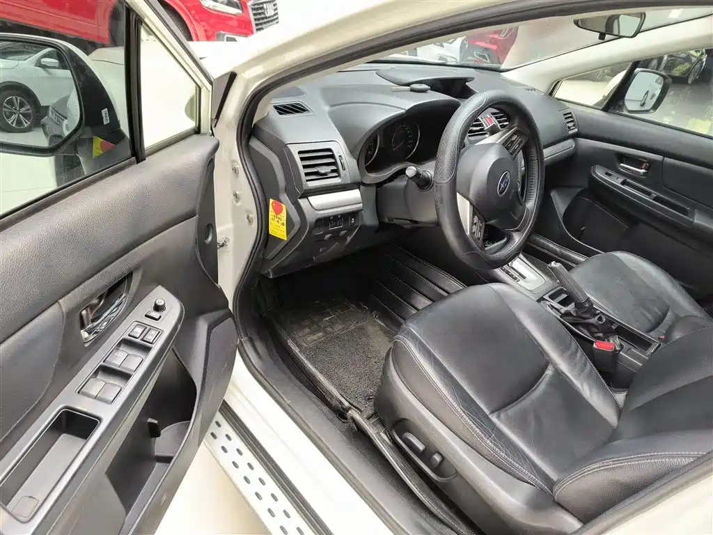Subaru XV 2014 2.0i Elite фото 12