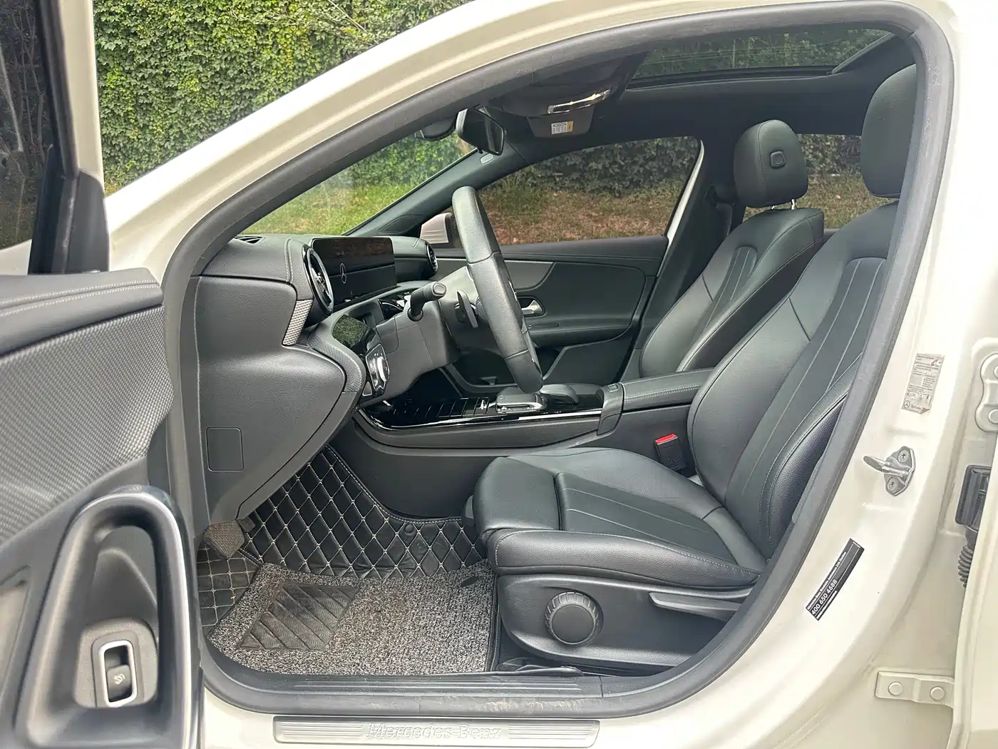 Mercedes-Benz A-Class 2022 A 180 L фото 9