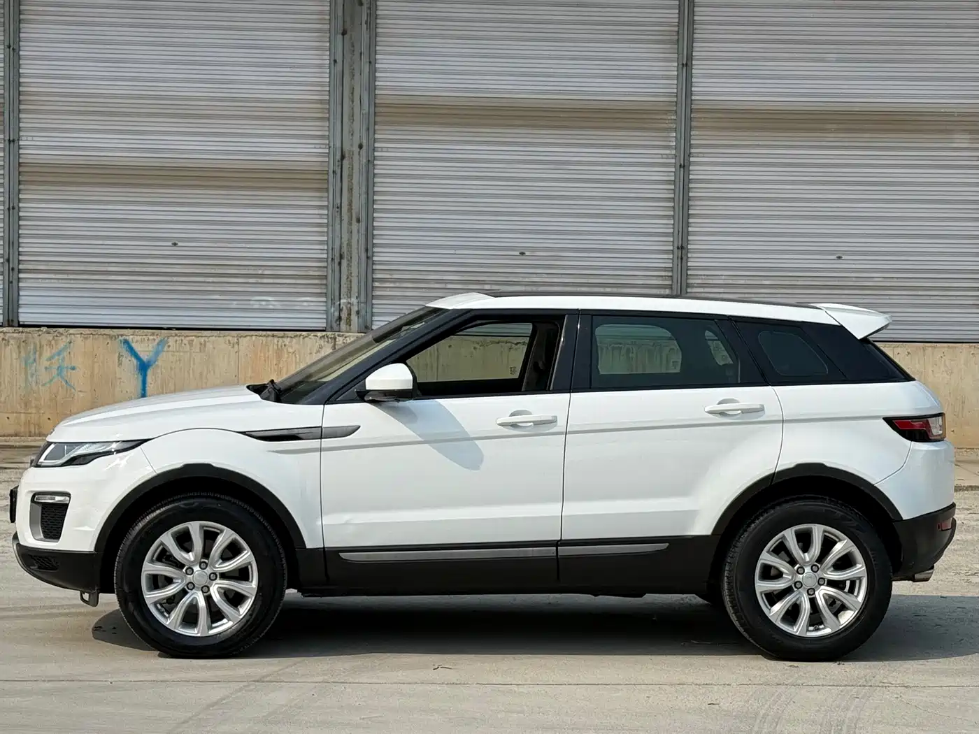 Land Rover Range Rover Evoque 2016 2.0T PURE Style фото 4
