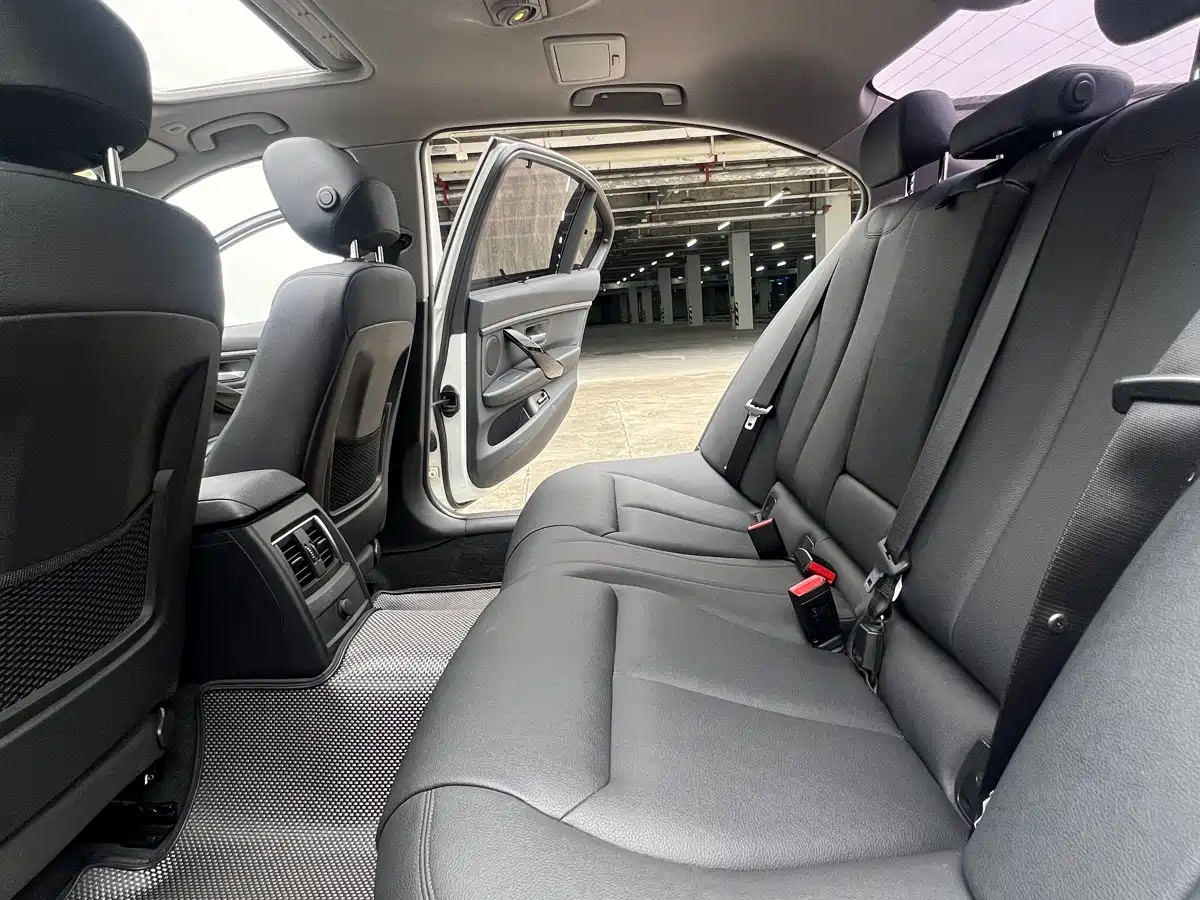 BMW 3 Series 2017 320Li M Sport фото 11