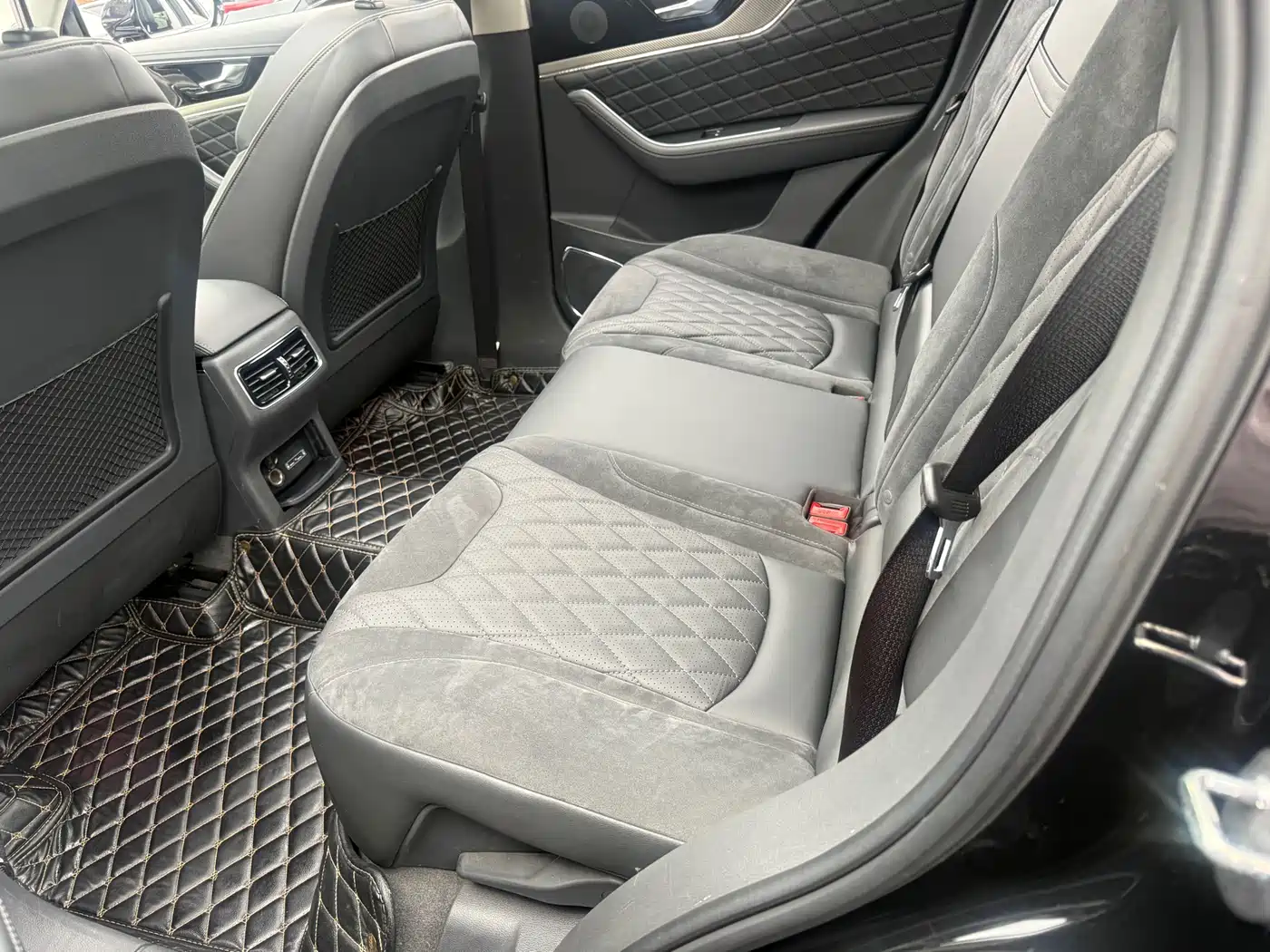 Hongqi HS5 2019 2.0T Smart Connect Enjoy 4WD Edition фото 5