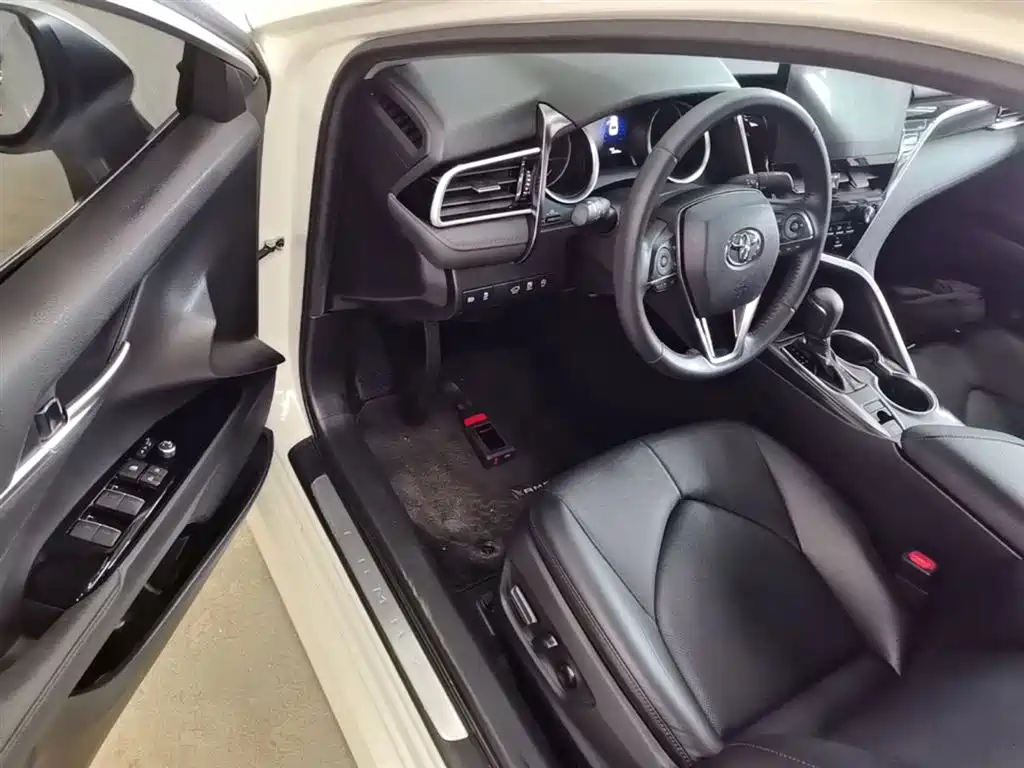 Toyota Camry 2021 2.0G Luxury Edition фото 16