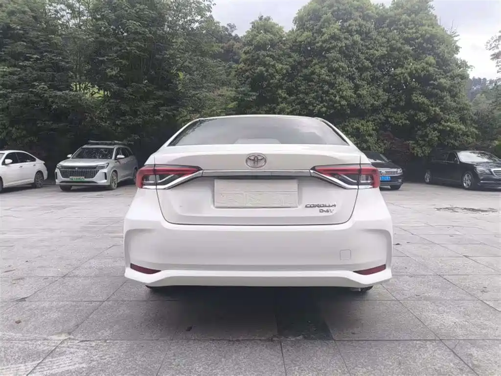 Toyota Corolla 2021 1.2T S-CVT Elite PLUS Edition фото 8