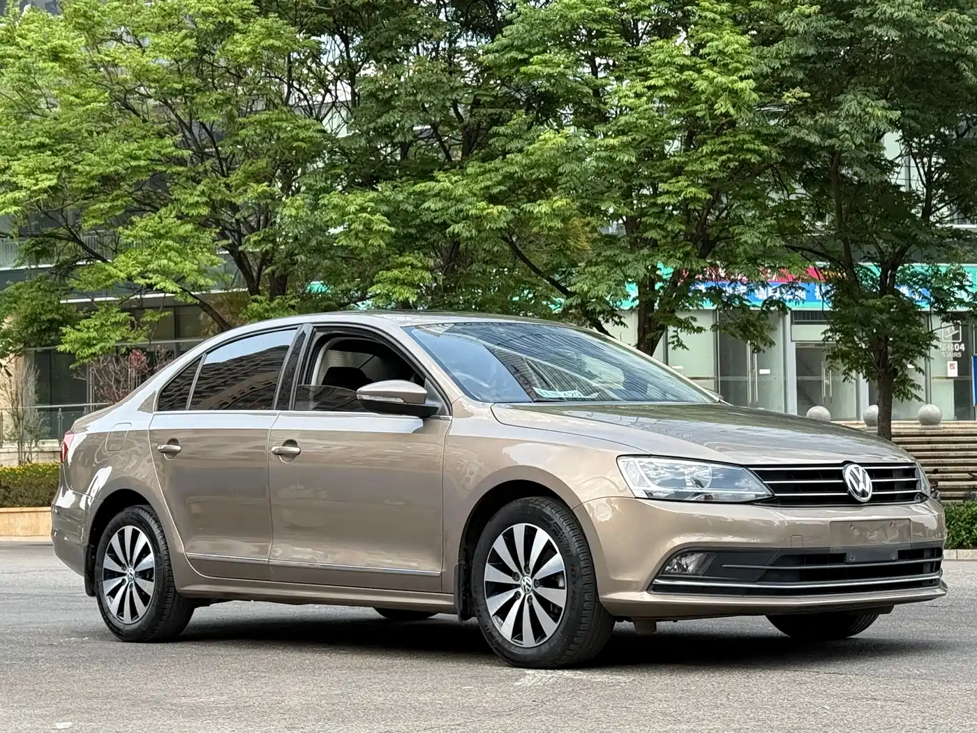 Volkswagen Sagitar 2018 180TSI DSG Premium Edition фото 3