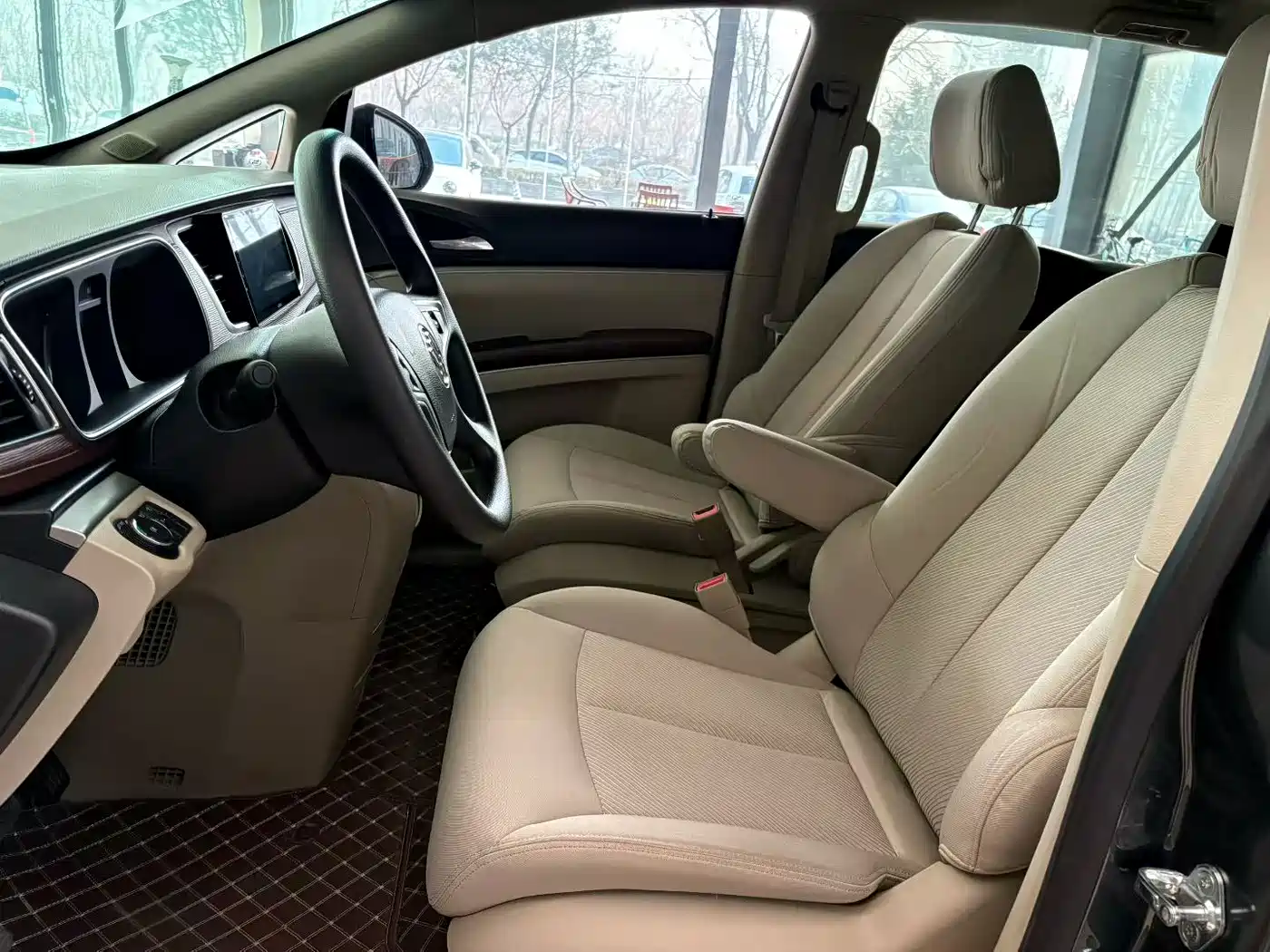 Buick GL8 2018 28T Comfort China VI фото 9