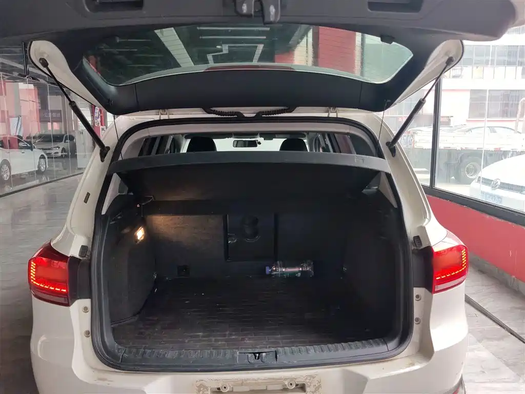 Volkswagen Tiguan 2015 1.8TSI Automatic 2WD Trendline фото 19