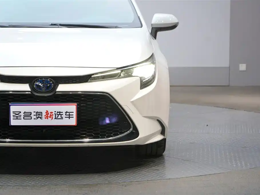 Toyota Levin 2022 Dual Engine 1.8H E-CVT Luxury Edition фото 3