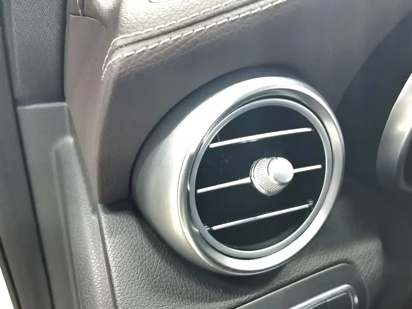 Mercedes-Benz GLC 2017 GLC 260 4MATIC Luxury фото 20