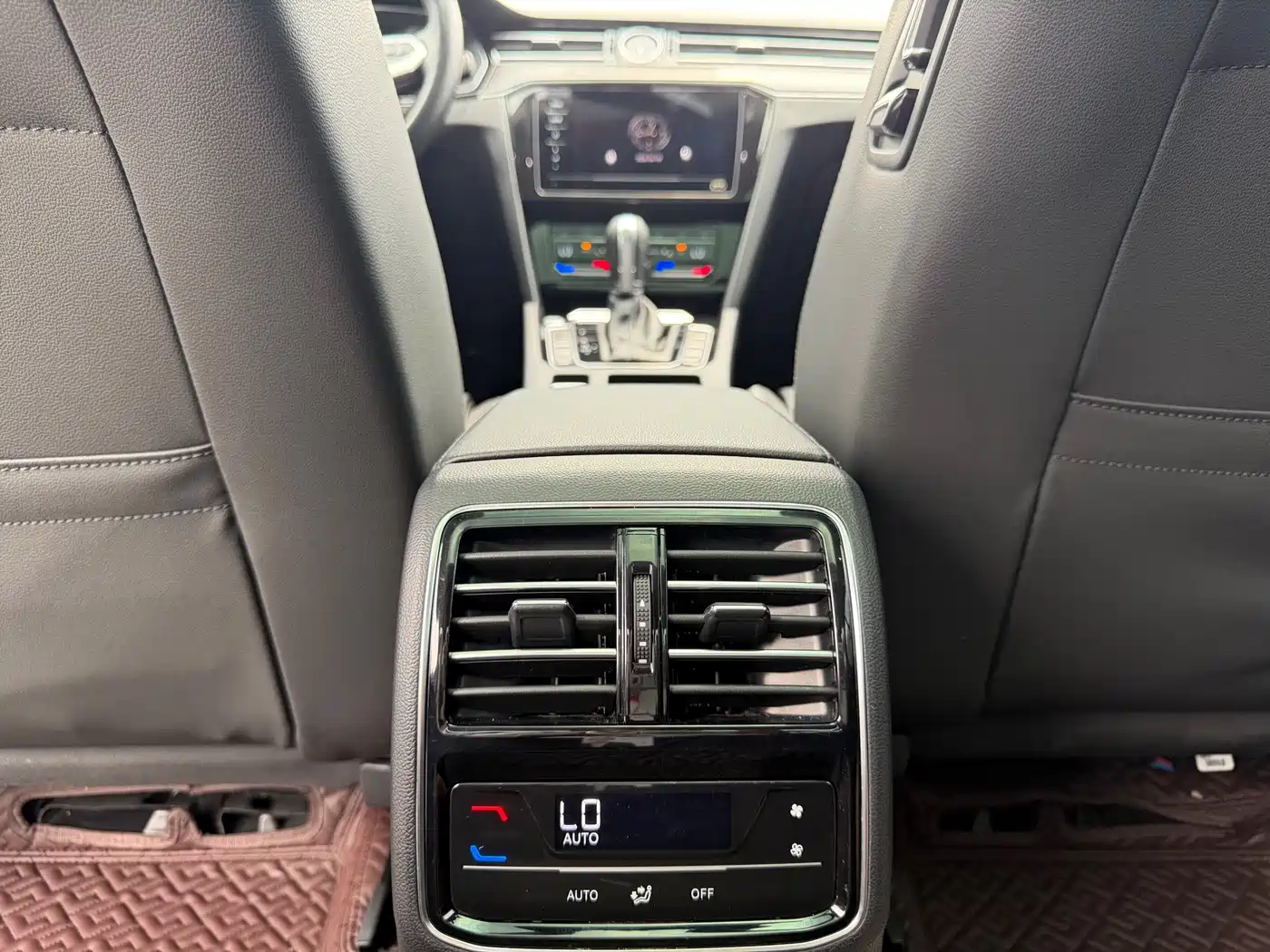 Volkswagen Magotan 2020 330TSI DSG Leading фото 15