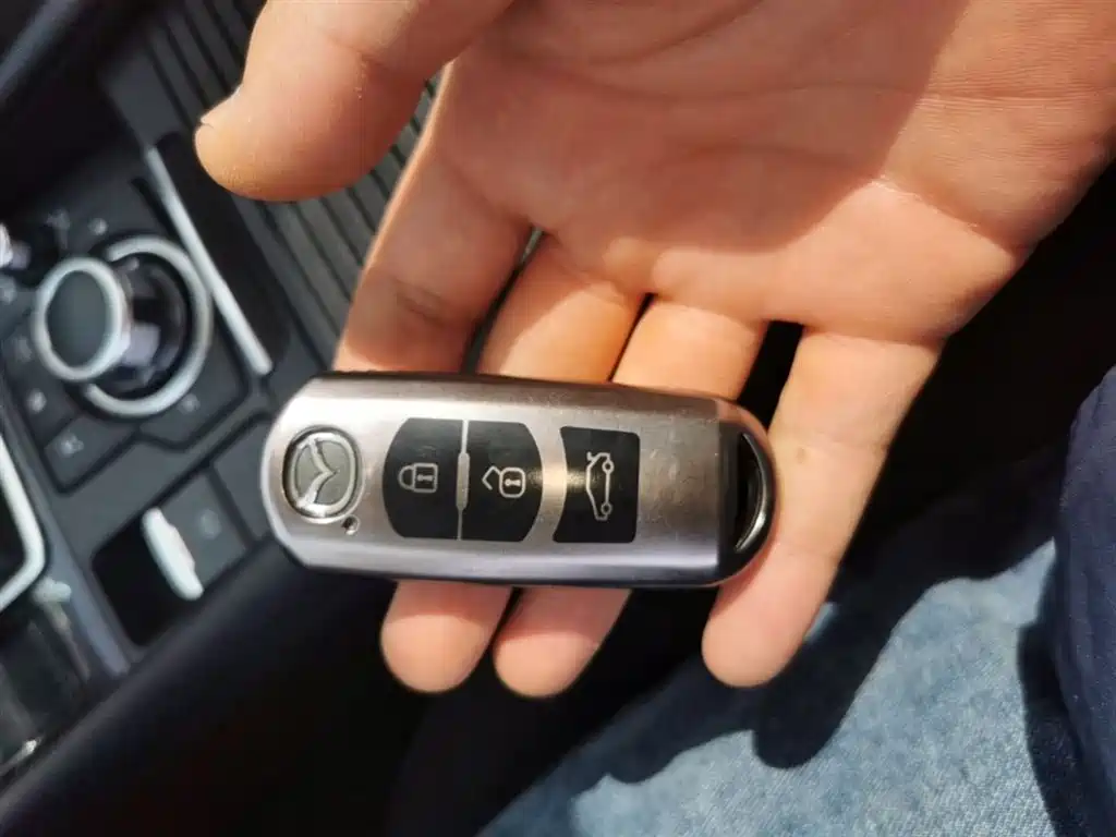 Фото 9 - Mazda Mazda 3