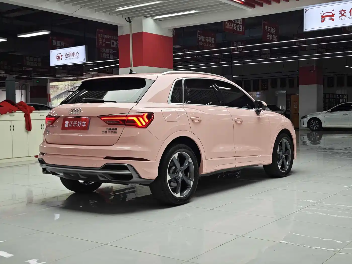 Audi Q3 2021 35 TFSI Fashion Sport фото 3