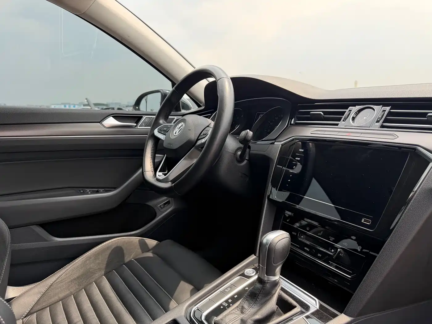 Volkswagen Magotan 2020 330TSI DSG Leading фото 10