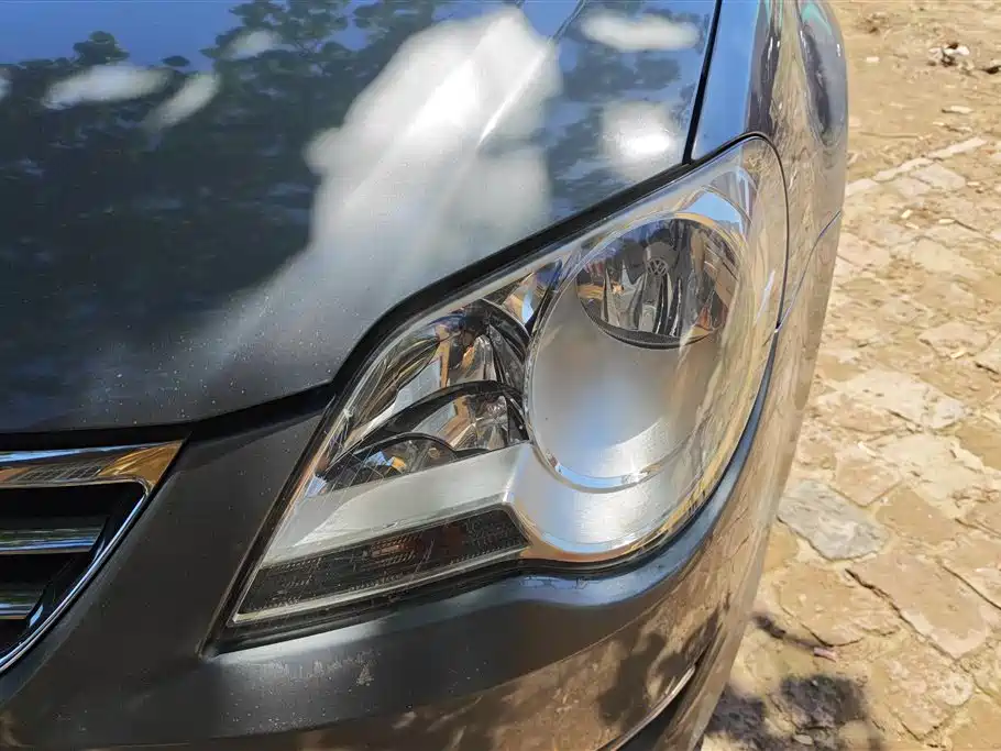 Volkswagen Bora 2011 1.6L Automatic Fashion фото 5