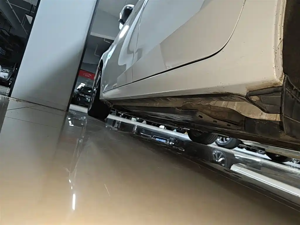 Toyota Corolla Twin Engine E+ 2019 1.8L E-CVT Leading Edition фото 22