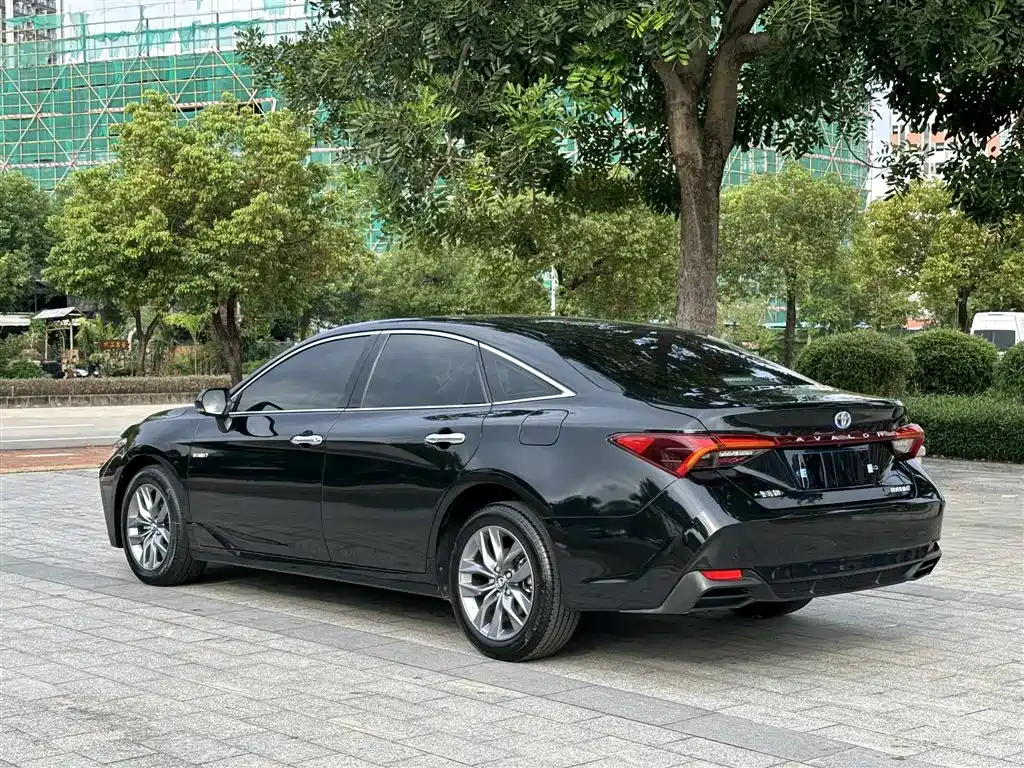 Toyota Avalon 2019 Hybrid 2.5L Luxury Edition China V фото 10