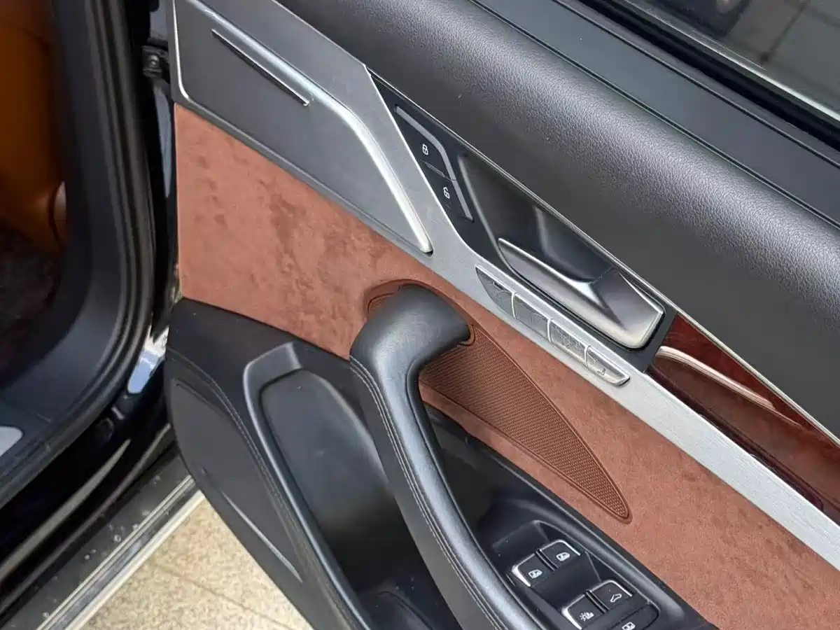 Audi A8 2012 A8L 6.3 FSI W12 quattro фото 13