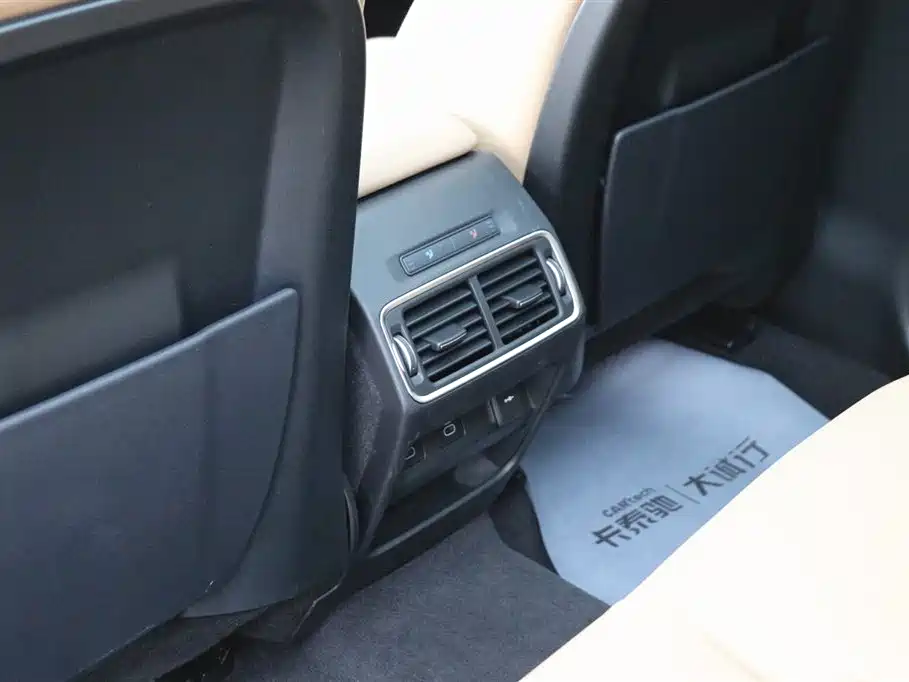 Land Rover Discovery Sport 2025 249PS Performance Tech Edition фото 21