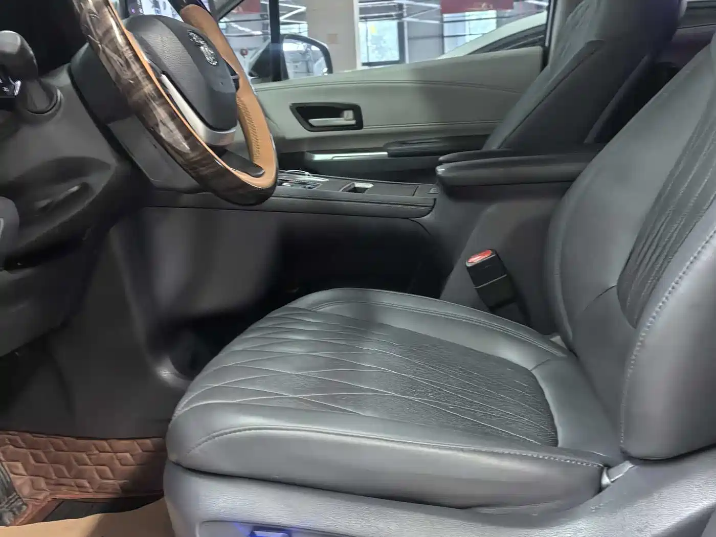 Toyota Sienna 2021 2.5L Hybrid Comfort Edition фото 11