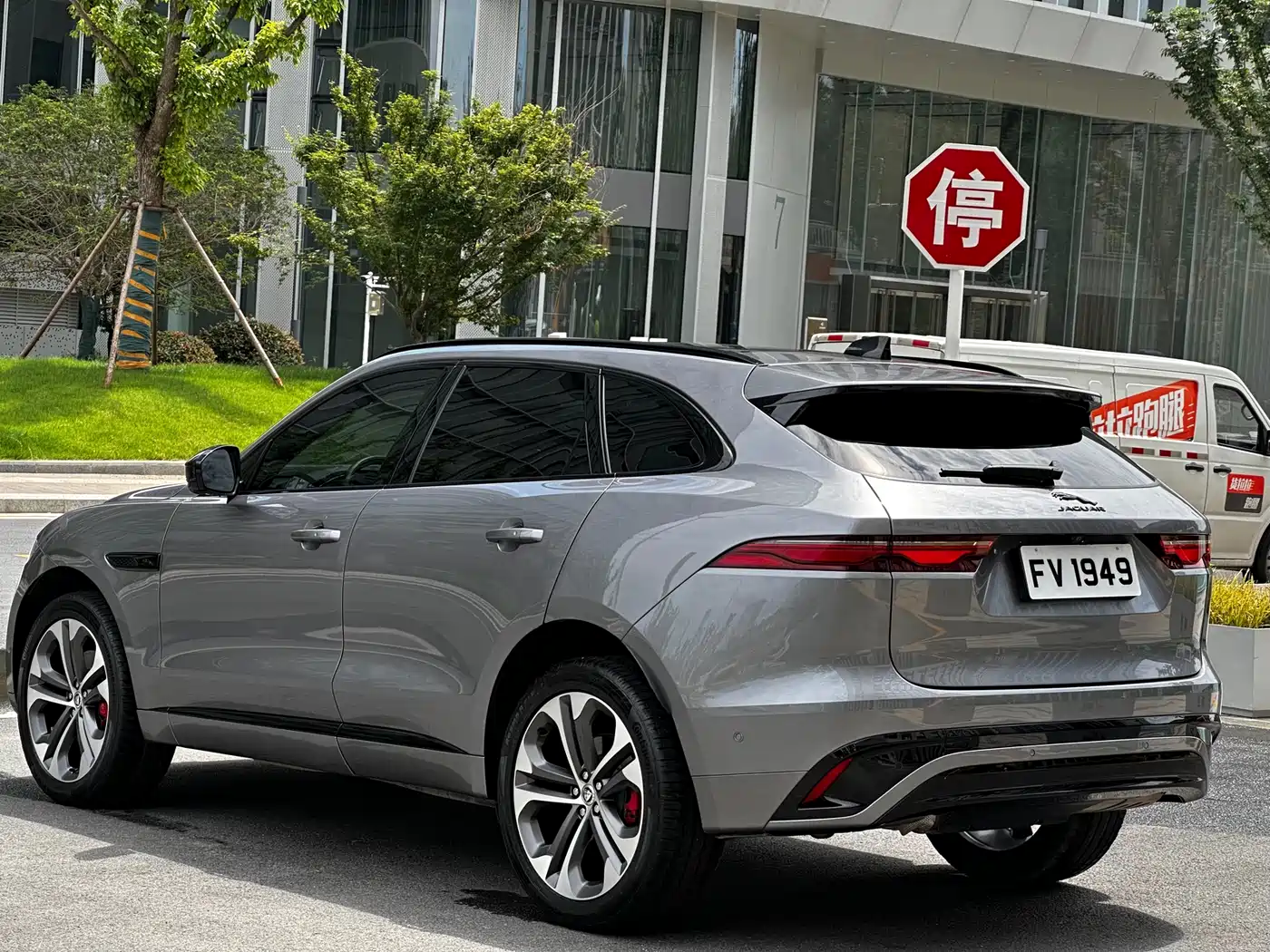 Jaguar F-PACE 2024 P250 R-Dynamic HSE фото 54
