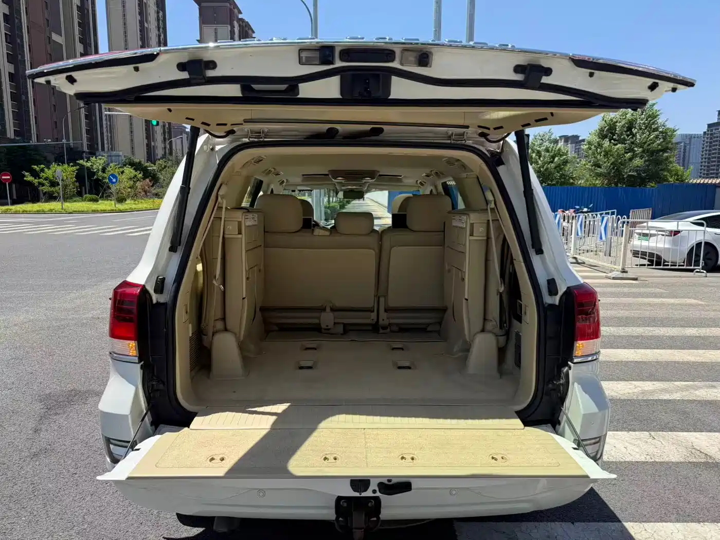 Toyota Land Cruiser (Import) 2015 4.6L V8 Middle East Limited Edition фото 7