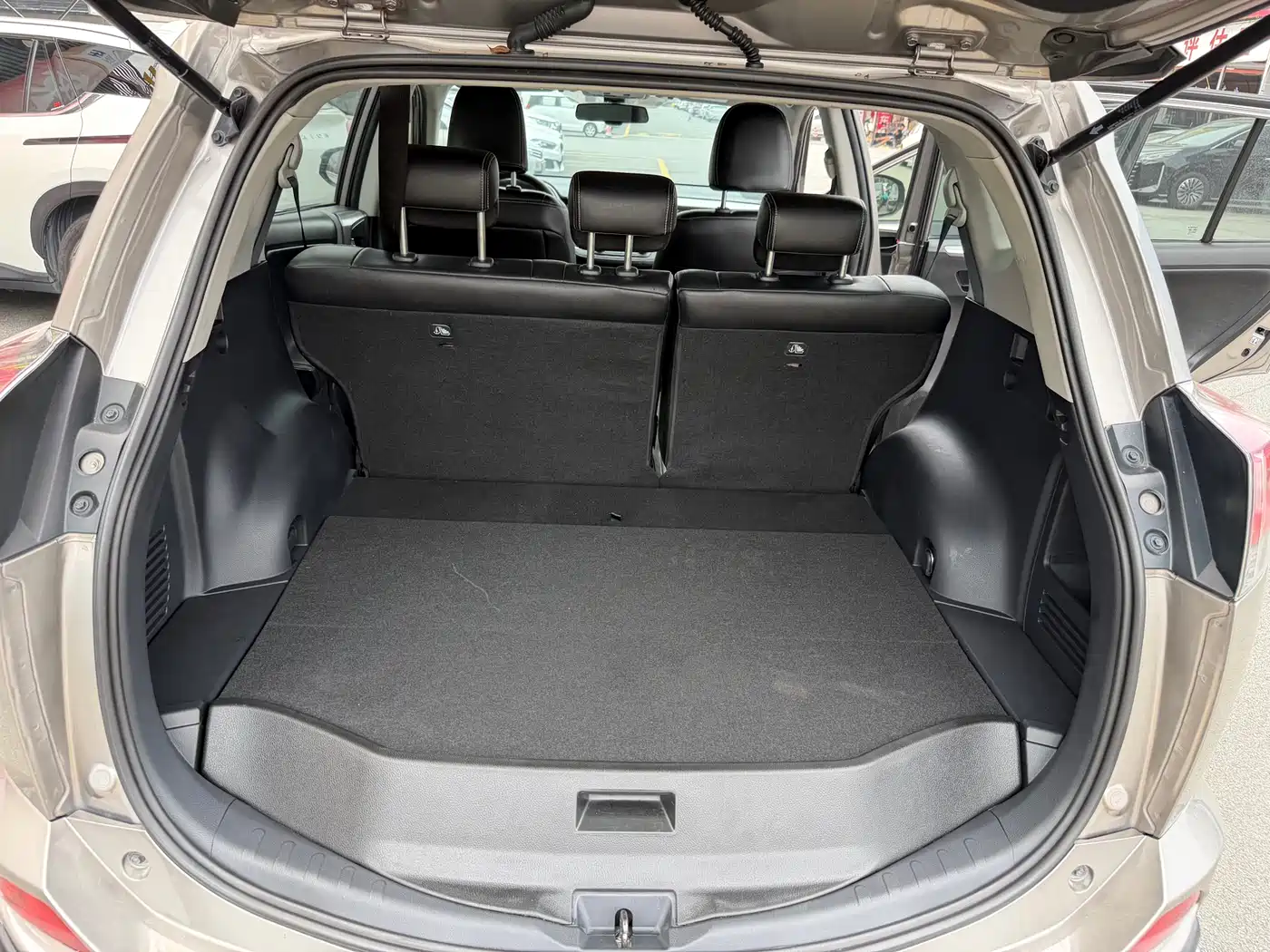 Toyota RAV4 Rongfang 2018 2.0L CVT 2WD Trend X Edition фото 21