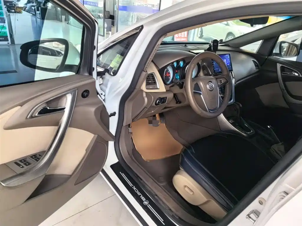 Buick Excelle 2013 GT 1.6L Automatic Fashion Edition фото 16