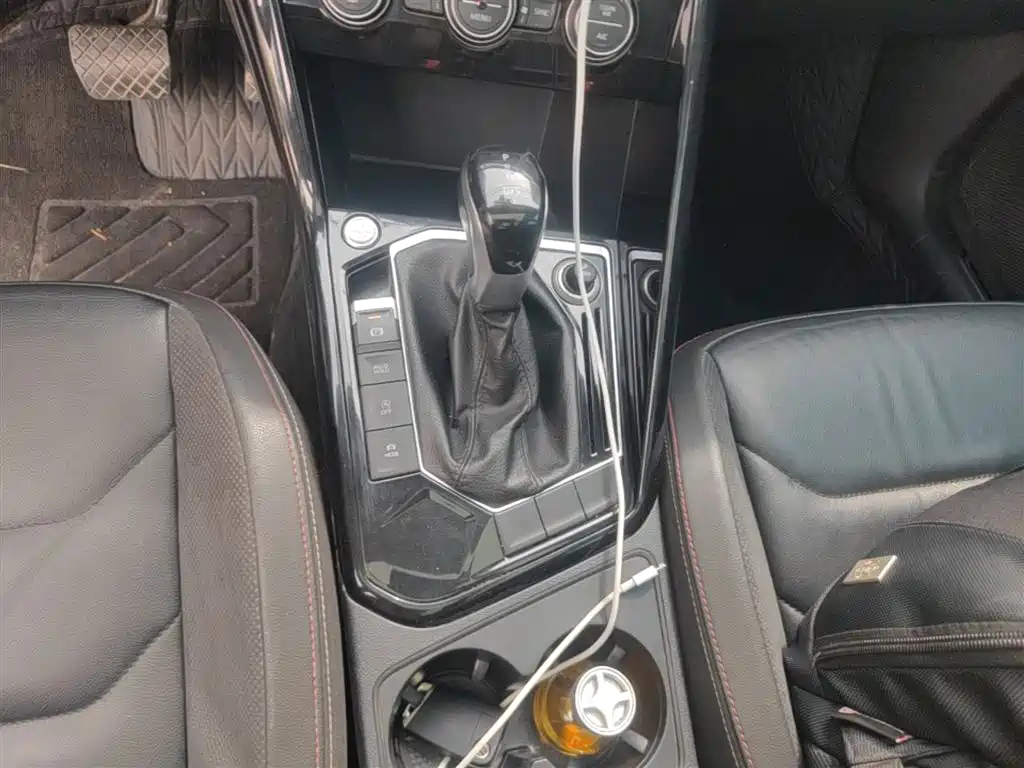 Volkswagen Tayron 2019 330TSI 2WD Luxury China VI фото 14