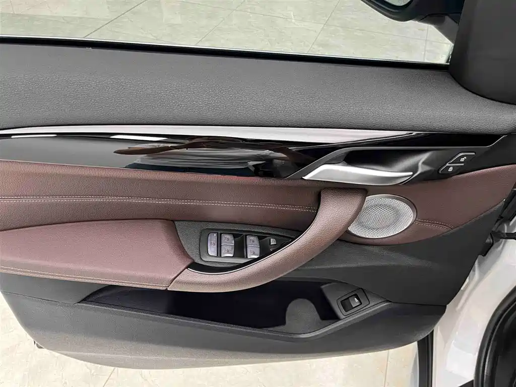 BMW X1 2022 sDrive20Li Fashion фото 10