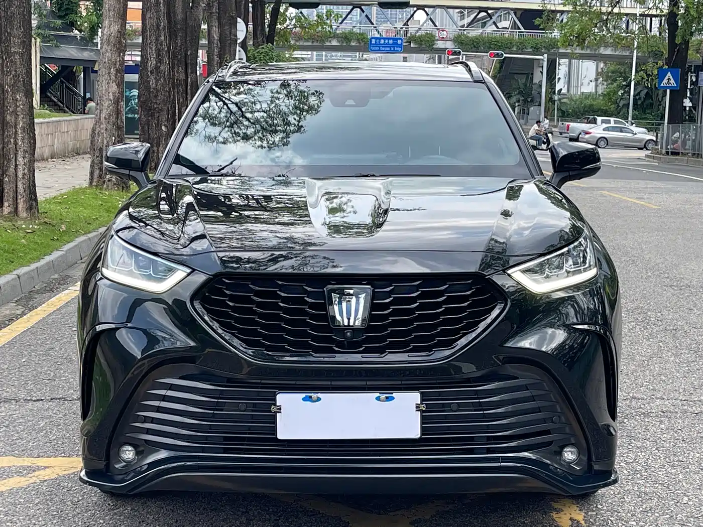 Toyota Crown Kluger 2021 2.5L HEV AWD Flagship Edition фото 2
