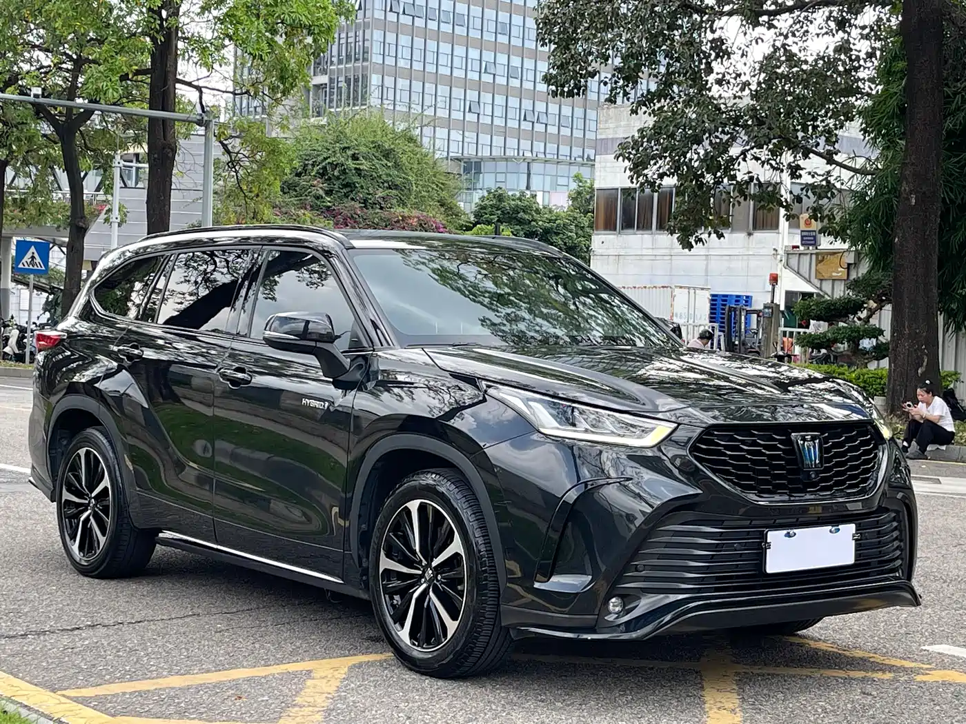 Toyota Crown Kluger 2021 2.5L HEV AWD Flagship Edition фото 3