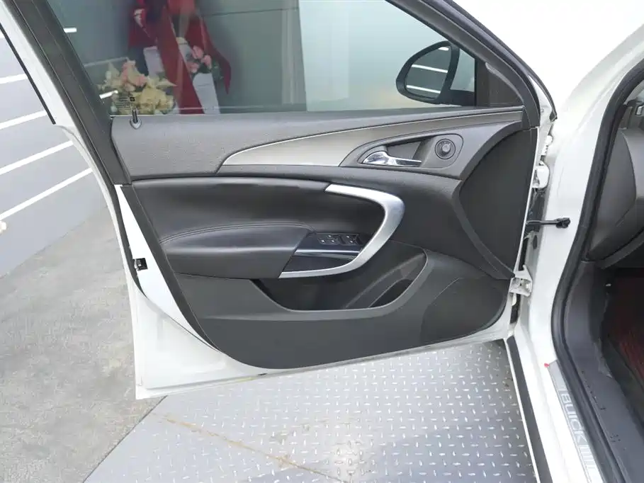 Buick Regal 2013 1.6T Automatic Elite Sport Edition фото 16